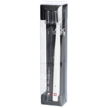 CURAPROX White is Black brosses à dents (2 pièces)